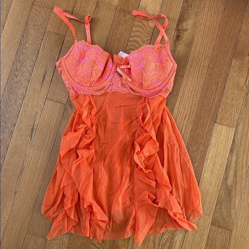 Vintage Victoria’s Secret Lace Lingerie Top NWT Size Medium Orange Pink